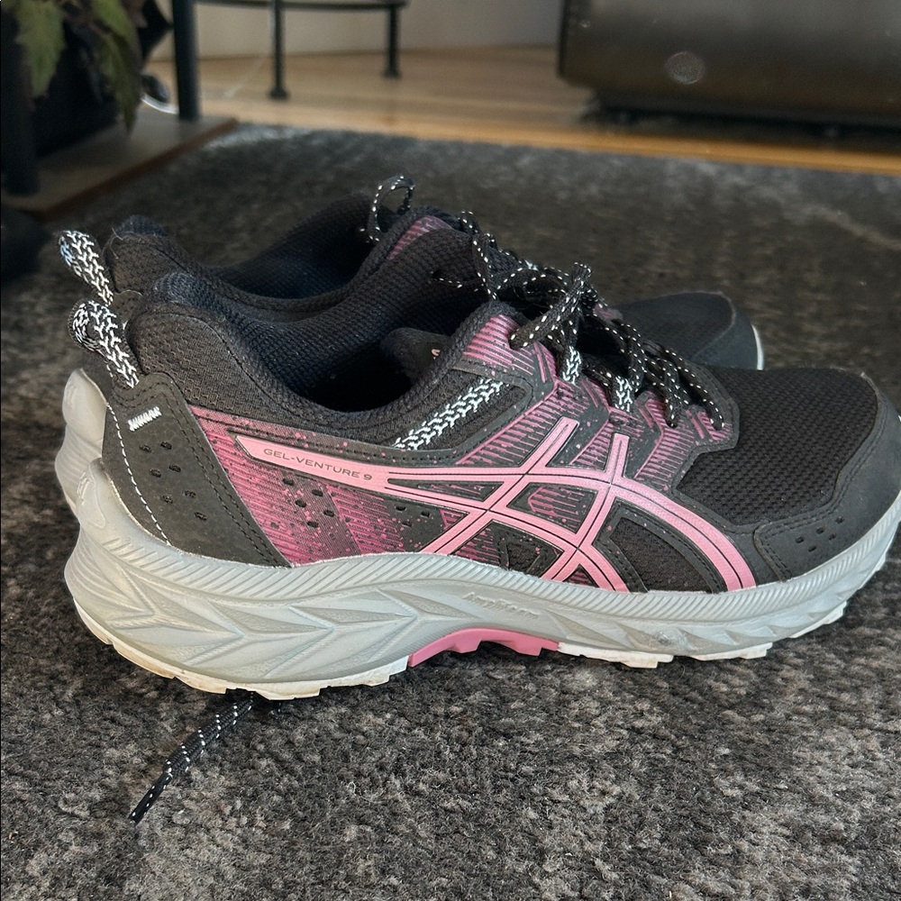 Asics Gel-Venture 9 Black and Pink Sneakers